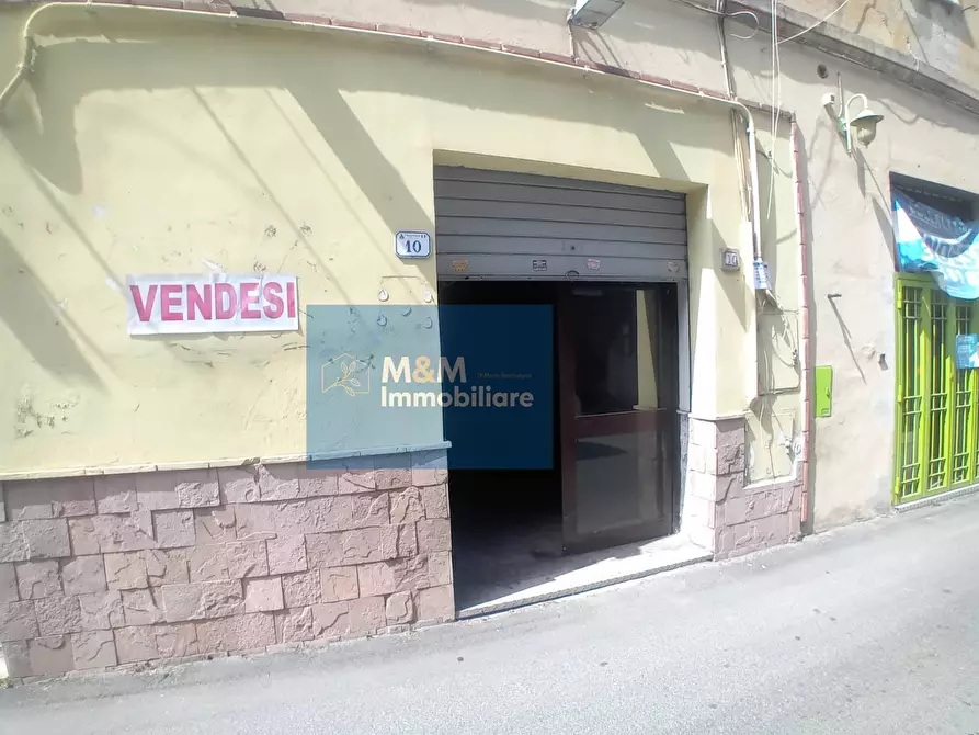 Immagine 18 di Negozio in vendita  a Nettuno