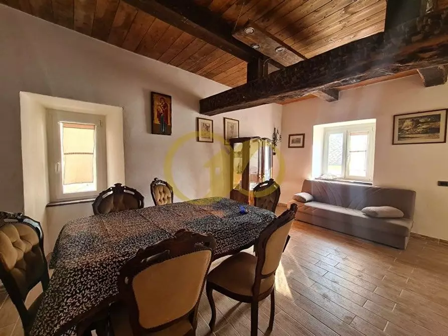 Immagine 1 di Casa indipendente in vendita  in morico a San Ginesio