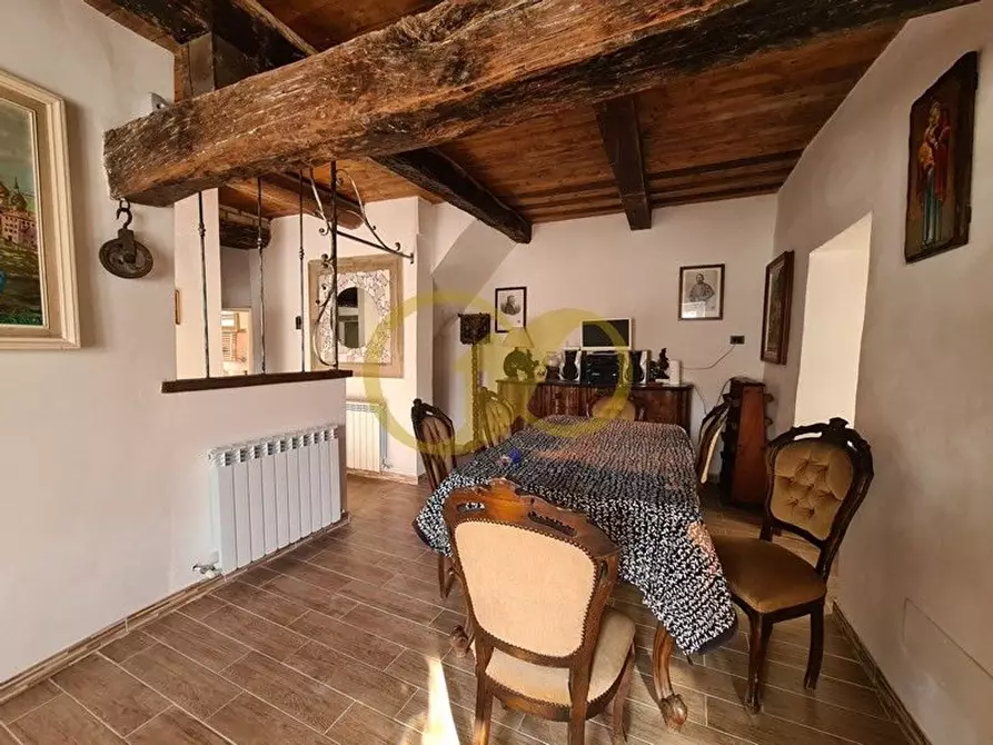 Immagine 9 di Casa indipendente in vendita  in morico a San Ginesio