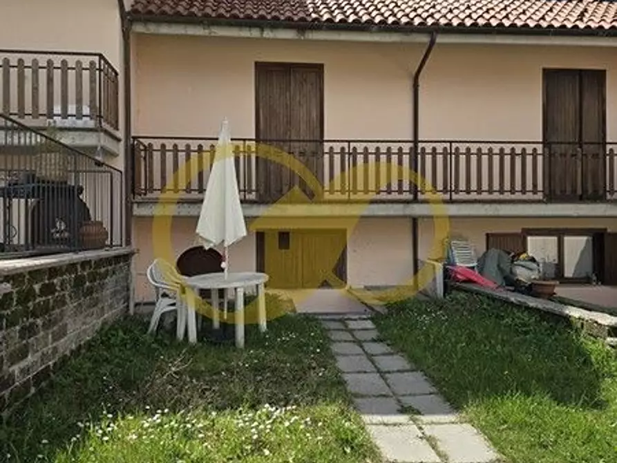 Immagine 2 di Villetta a schiera in vendita  in Madonna Sasso Bianco 15 a Acquacanina