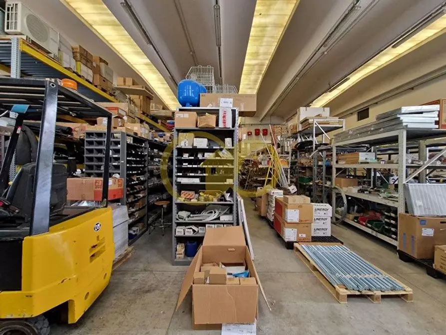 Immagine 1 di Capannone industriale in vendita  in Piceno a Montecosaro