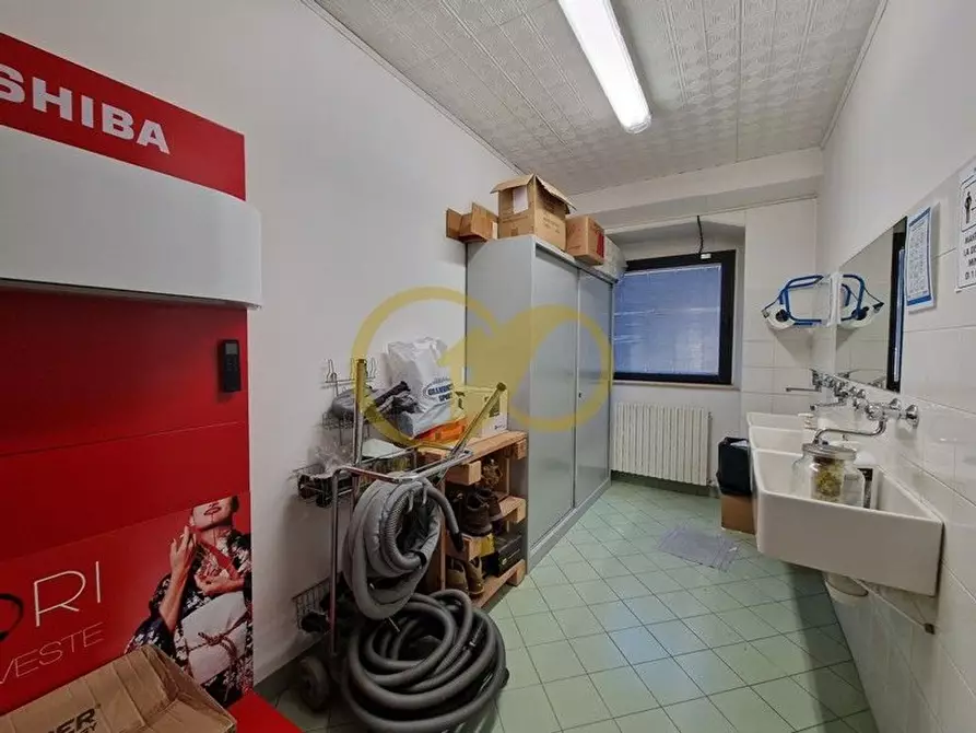 Immagine 10 di Capannone industriale in vendita  in Piceno a Montecosaro