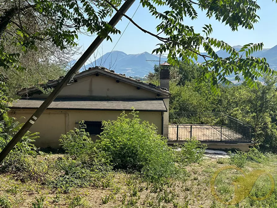 Immagine 2 di Casa indipendente in vendita  in COLLINA a Castelraimondo