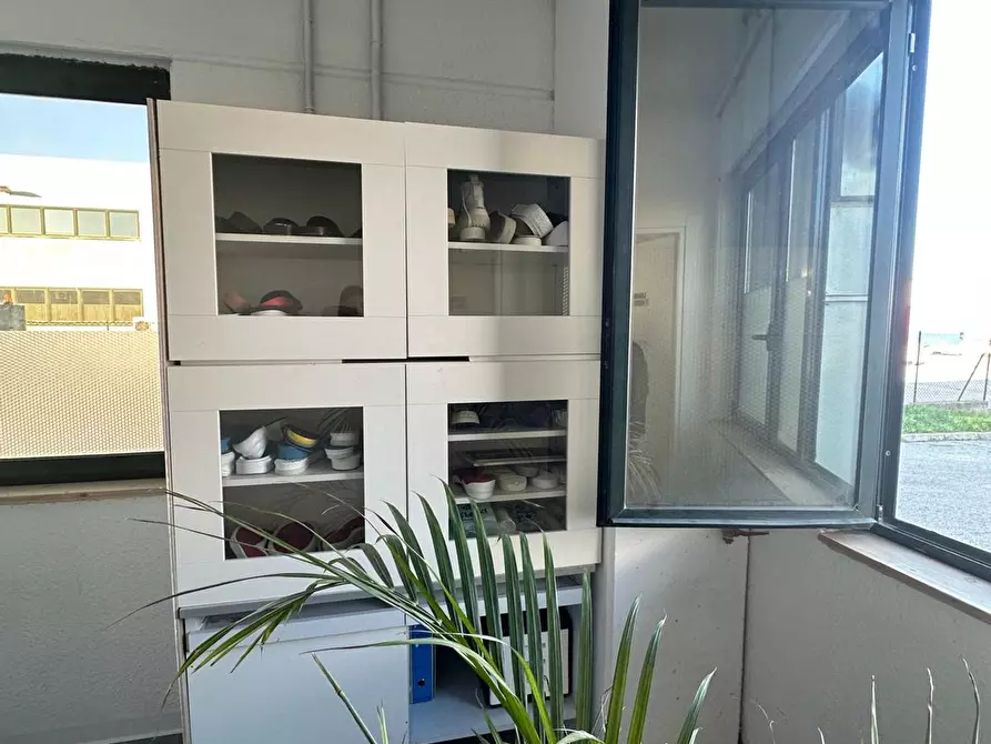Immagine 2 di Capannone industriale in vendita  in Vincenzo Breda a Civitanova Marche