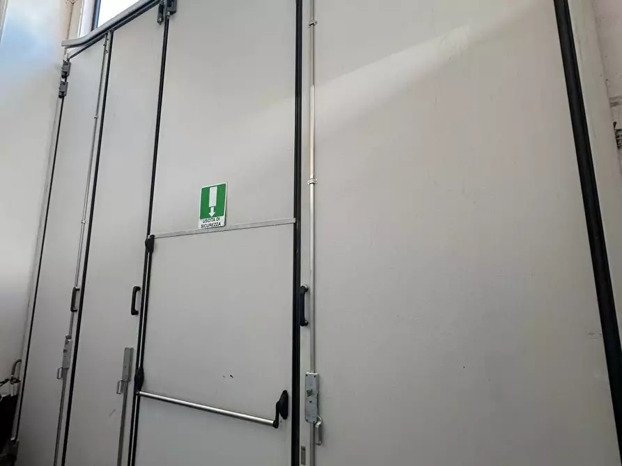 Immagine 5 di Capannone industriale in vendita  in Vincenzo Breda a Civitanova Marche