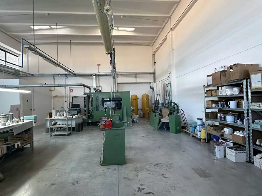Immagine 6 di Capannone industriale in vendita  in Vincenzo Breda a Civitanova Marche