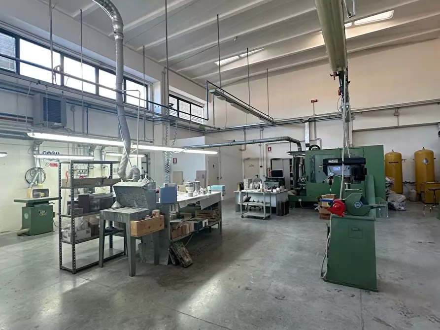 Immagine 7 di Capannone industriale in vendita  in Vincenzo Breda a Civitanova Marche