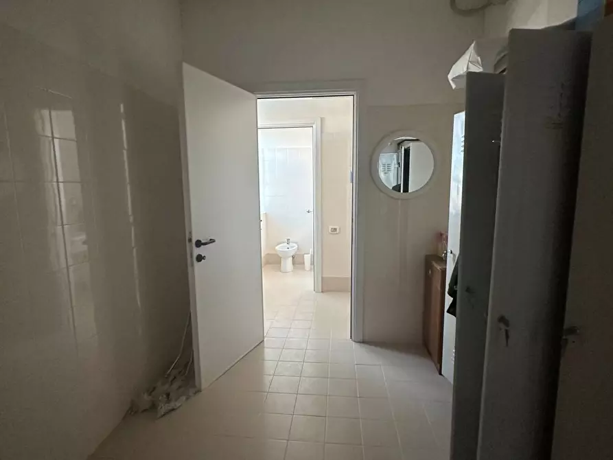 Immagine 10 di Capannone industriale in vendita  in Vincenzo Breda a Civitanova Marche