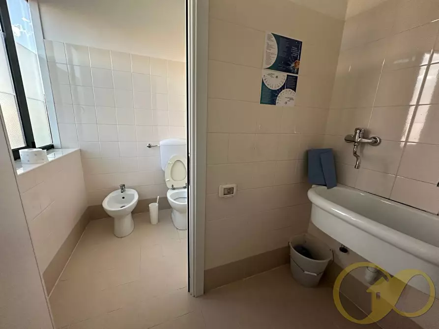 Immagine 12 di Capannone industriale in vendita  in Vincenzo Breda a Civitanova Marche