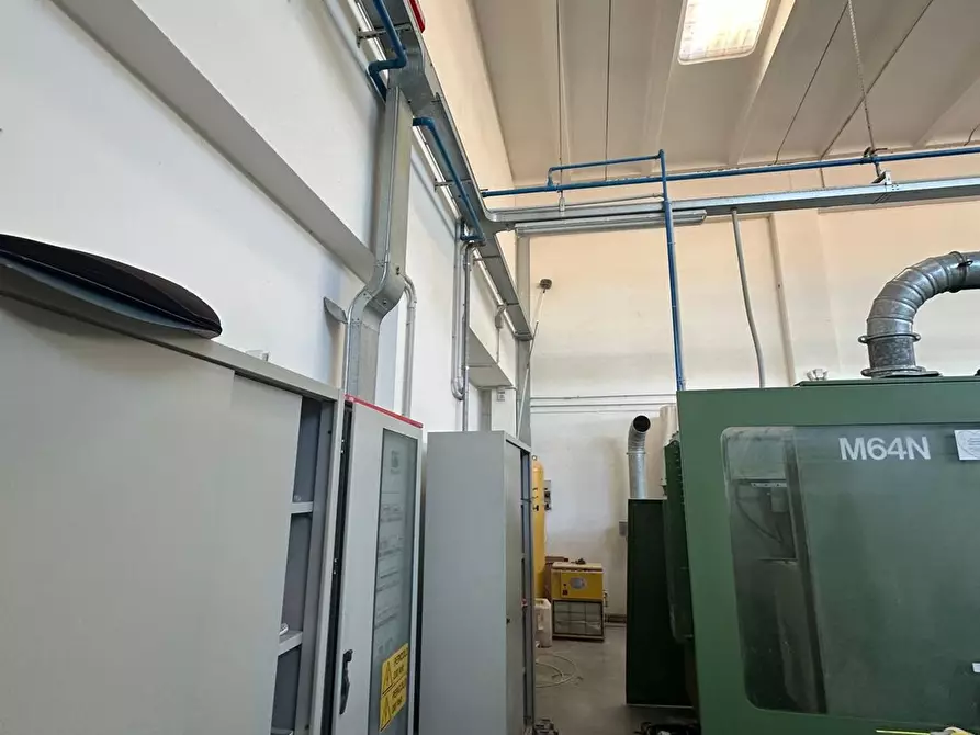 Immagine 14 di Capannone industriale in vendita  in Vincenzo Breda a Civitanova Marche