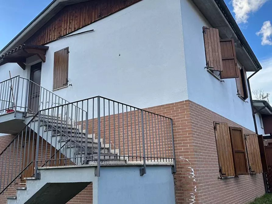 Immagine 2 di Casa semindipendente in vendita  in Brilli a Sarnano