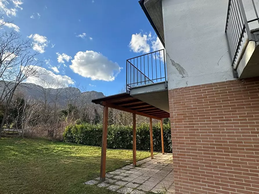 Immagine 4 di Casa semindipendente in vendita  in Brilli a Sarnano