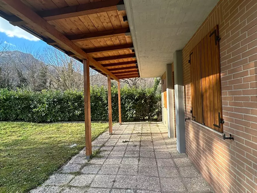 Immagine 5 di Casa semindipendente in vendita  in Brilli a Sarnano