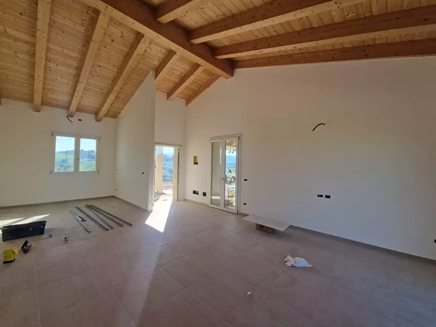 Immagine 1 di Casa semindipendente in vendita  in Collina 14 a Tolentino