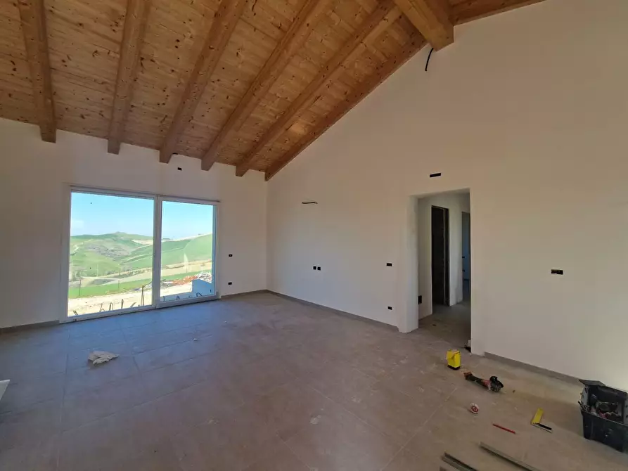 Immagine 2 di Casa semindipendente in vendita  in Collina 14 a Tolentino
