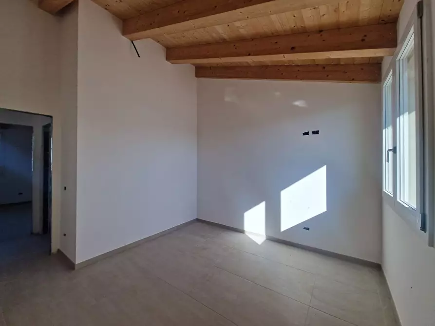 Immagine 6 di Casa semindipendente in vendita  in Collina 14 a Tolentino