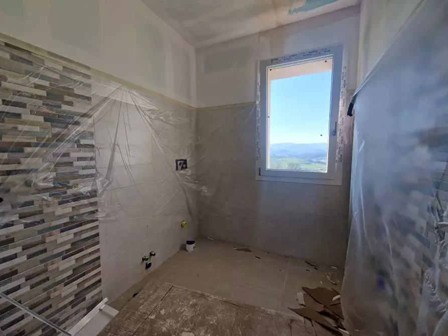 Immagine 11 di Casa semindipendente in vendita  in Collina 14 a Tolentino