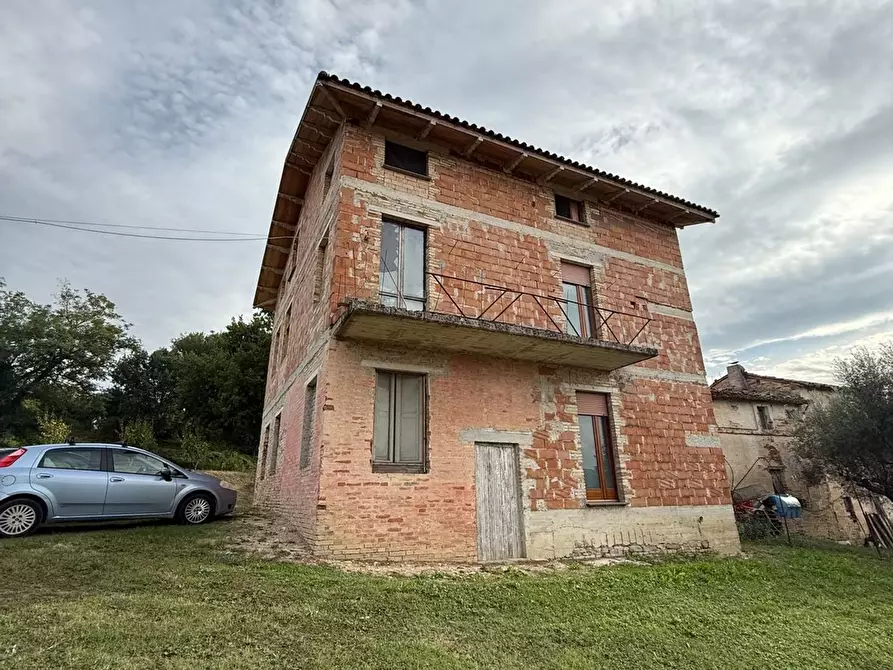 Immagine 1 di Casa semindipendente in vendita  in Ributino 17 a Tolentino