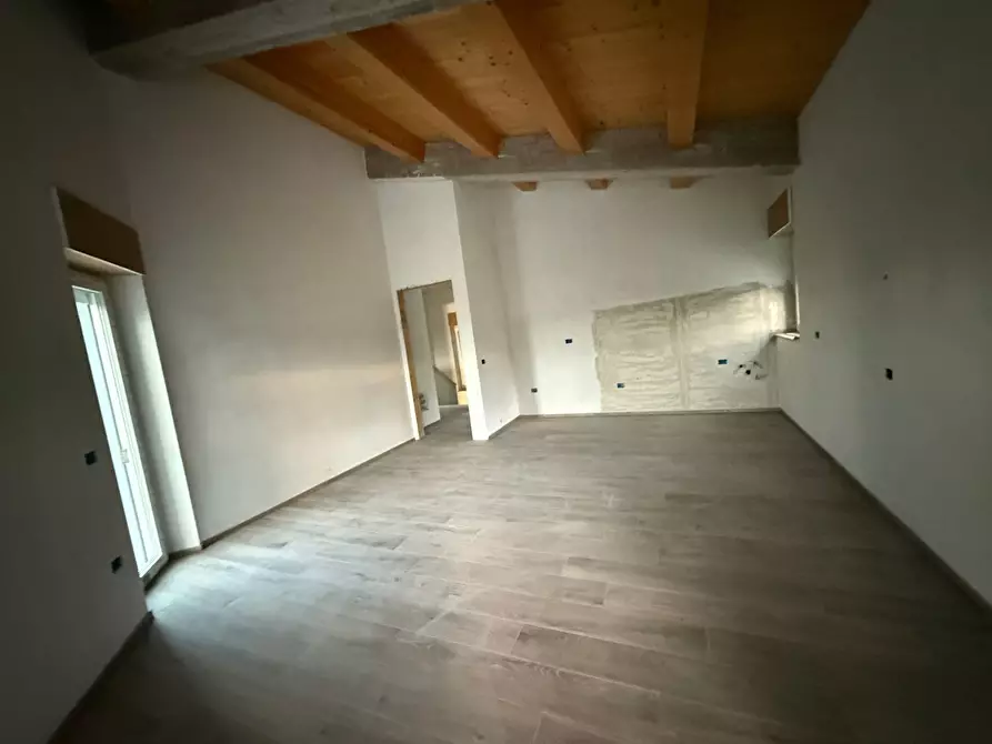 Immagine 15 di Villa in vendita  in San Giorgio a Belforte Del Chienti