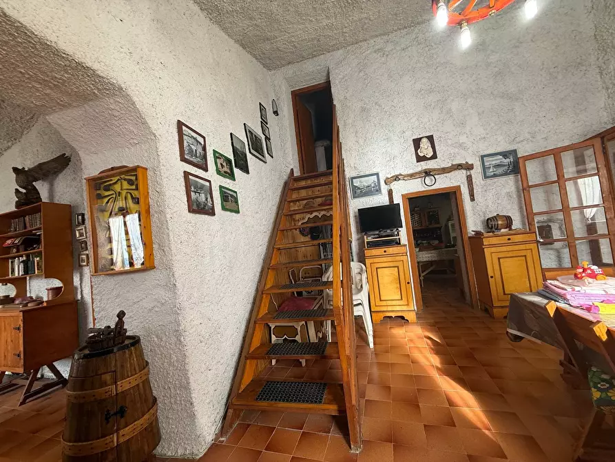 Immagine 17 di Casa indipendente in vendita  in Podalla a Acquacanina