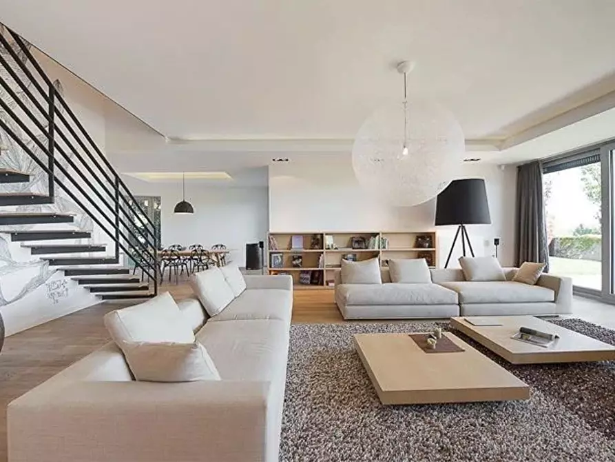 Immagine 11 di Villa in vendita  in San Giorgio 63 a Belforte Del Chienti