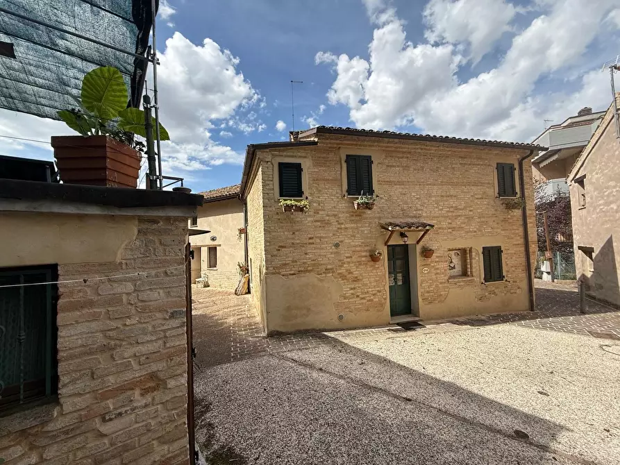 Immagine 4 di Casa indipendente in vendita  in Santa Croce a Macerata