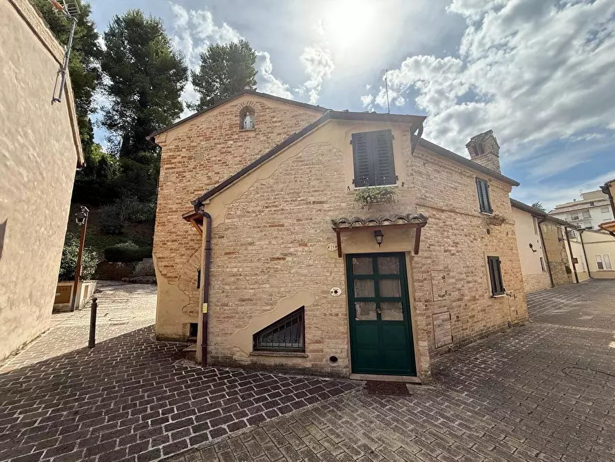 Immagine 8 di Casa indipendente in vendita  in Santa Croce a Macerata
