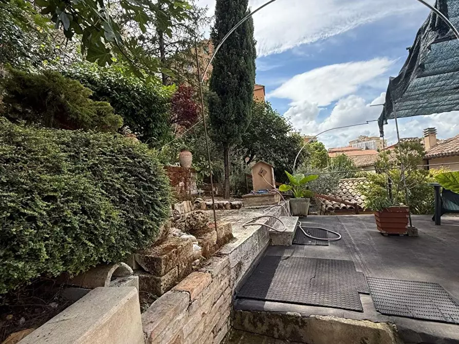 Immagine 9 di Casa indipendente in vendita  in Santa Croce a Macerata