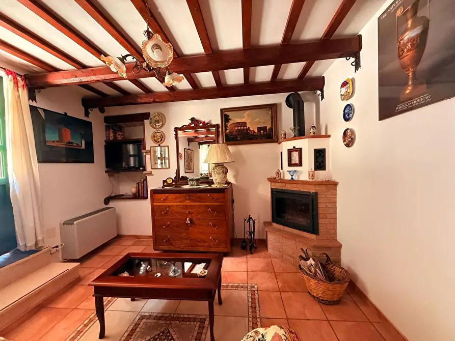 Immagine 13 di Casa indipendente in vendita  in Santa Croce a Macerata