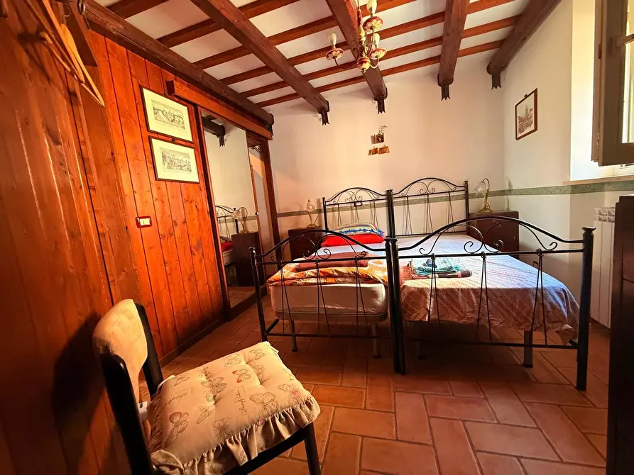 Immagine 30 di Casa indipendente in vendita  in Santa Croce a Macerata