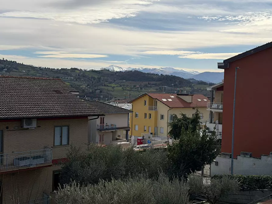 Immagine 9 di Appartamento in vendita  in Adino Barcarelli 6 a Tolentino