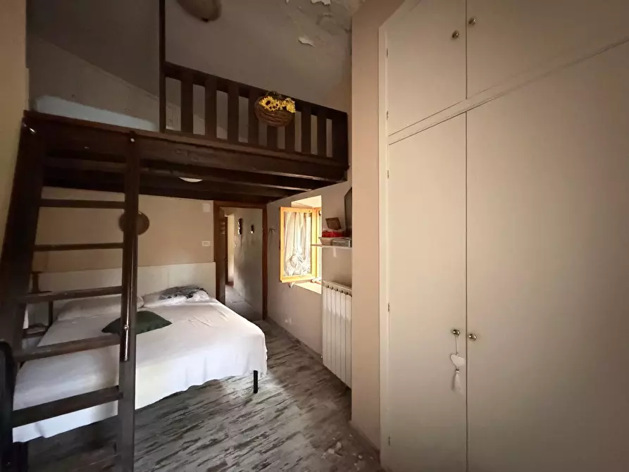 Immagine 10 di Casa indipendente in vendita  in Piè di Vescia 8 a Acquacanina