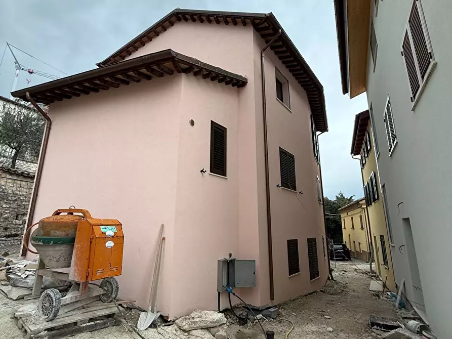 Immagine 4 di Casa indipendente in vendita  in Castello di Borgiano a Belforte Del Chienti