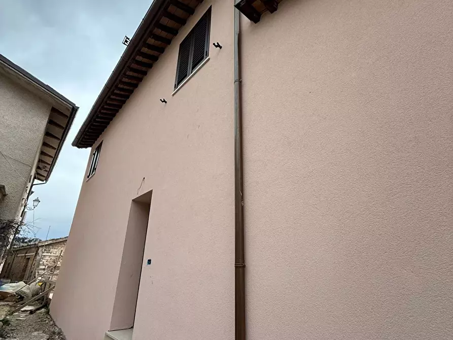 Immagine 5 di Casa indipendente in vendita  in Castello di Borgiano a Belforte Del Chienti