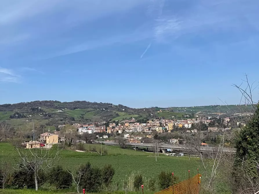 Immagine 3 di Villa in vendita  in Pianibianchi a Tolentino