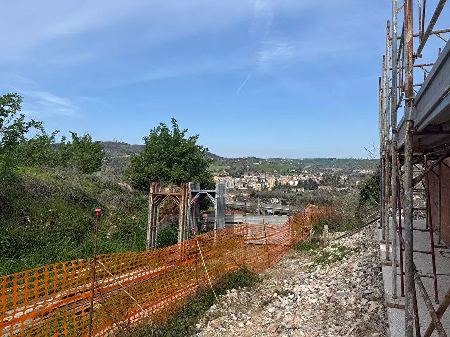 Immagine 4 di Villa in vendita  in Pianibianchi a Tolentino