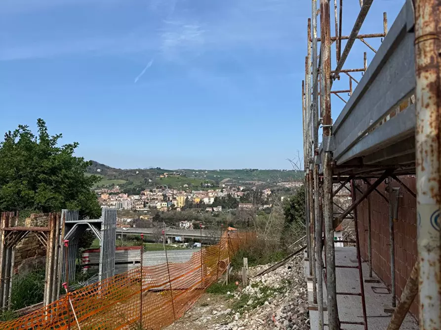 Immagine 5 di Villa in vendita  in Pianibianchi a Tolentino