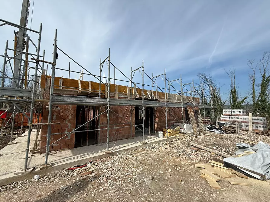 Immagine 9 di Villa in vendita  in Pianibianchi a Tolentino