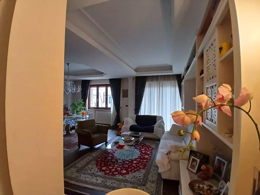 Immagine 1 di Appartamento in vendita  in Corso Umberto I° a Civitanova Marche