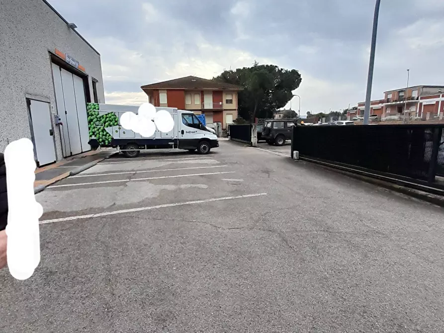 Immagine 11 di Capannone industriale in affitto  in via Adige a Fermo