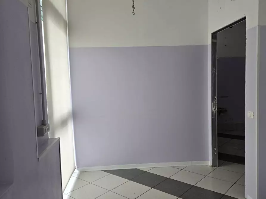 Immagine 2 di Locale commerciale in vendita  in Via Ginocchi a Civitanova Marche