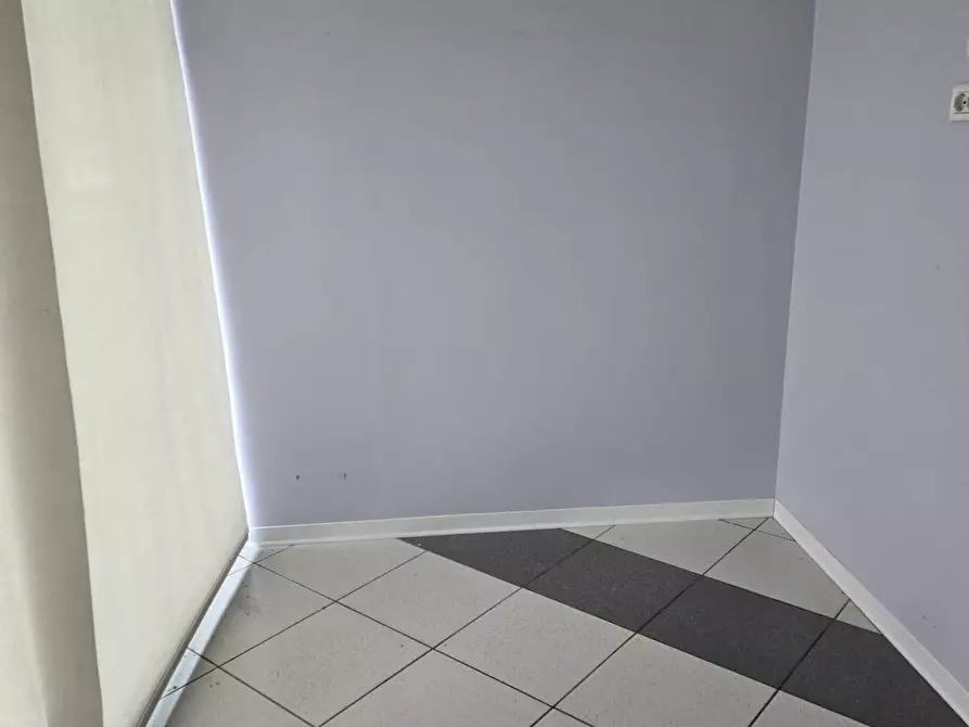 Immagine 7 di Locale commerciale in vendita  in Via Ginocchi a Civitanova Marche