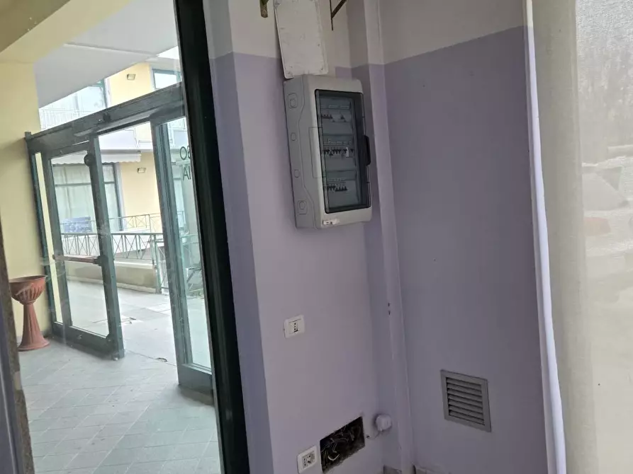 Immagine 4 di Locale commerciale in vendita  in Via Ginocchi a Civitanova Marche