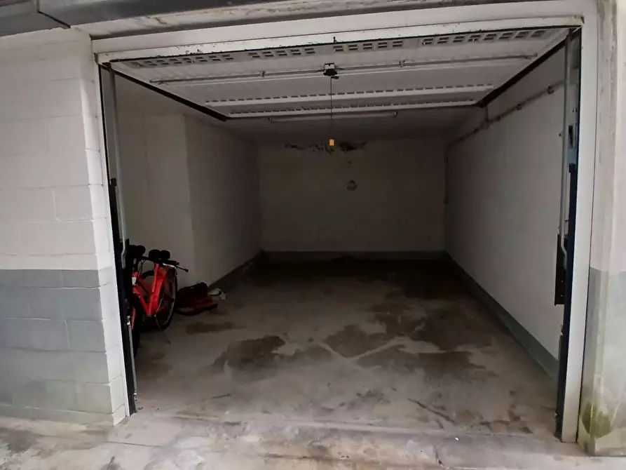 Immagine 2 di Box auto in vendita  in via Marconi a Civitanova Marche