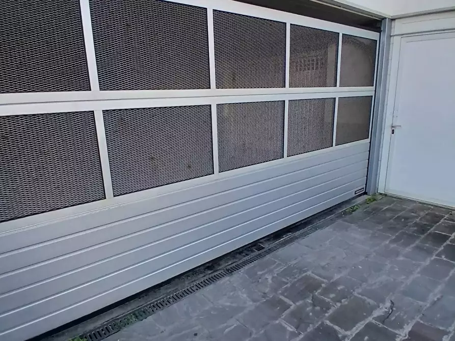 Immagine 5 di Box auto in vendita  in via Marconi a Civitanova Marche