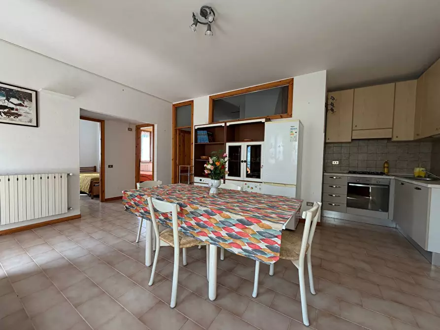 Immagine 4 di Appartamento in vendita  in Località Vescia a Acquacanina