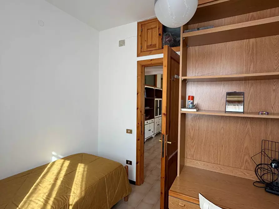 Immagine 9 di Appartamento in vendita  in Località Vescia a Acquacanina