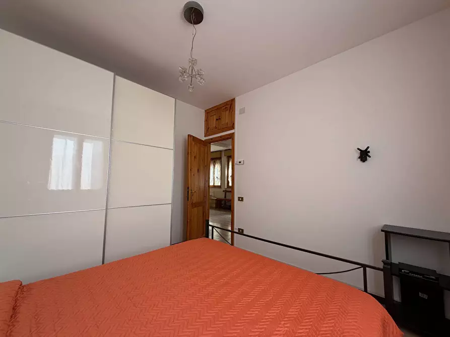 Immagine 10 di Appartamento in vendita  in Località Vescia a Acquacanina