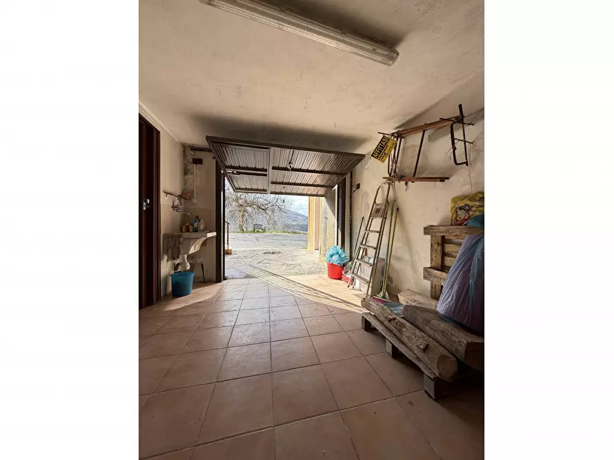 Immagine 19 di Appartamento in vendita  in Località Vescia a Acquacanina