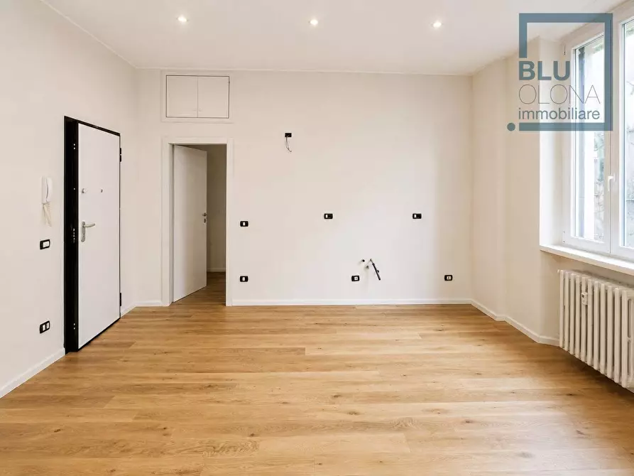 Immagine 3 di Appartamento in vendita  in Via Mac Mahon 109 a Milano